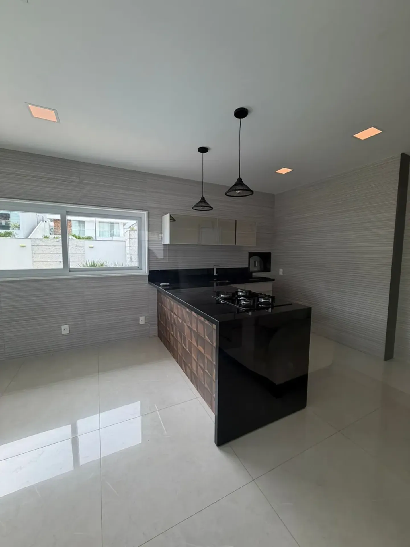Rental house with 4 bedrooms, 5 baths and 360 m² — photo 9