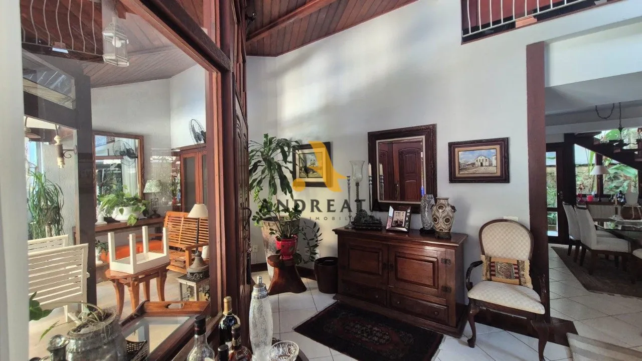 Casa de 307 m² com janelas do piso ao teto e banheira — photo 2