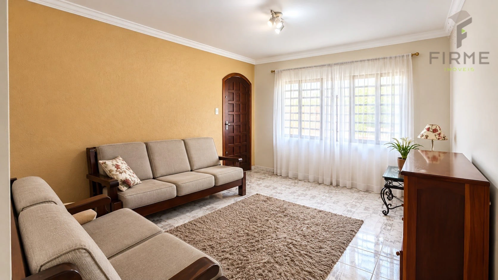 119 m² house with a private BBQ and a home office