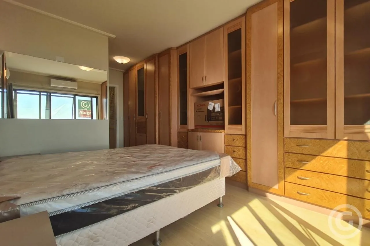 Apartamento de 2 quartos com janelas do piso ao teto, Centro — photo 11