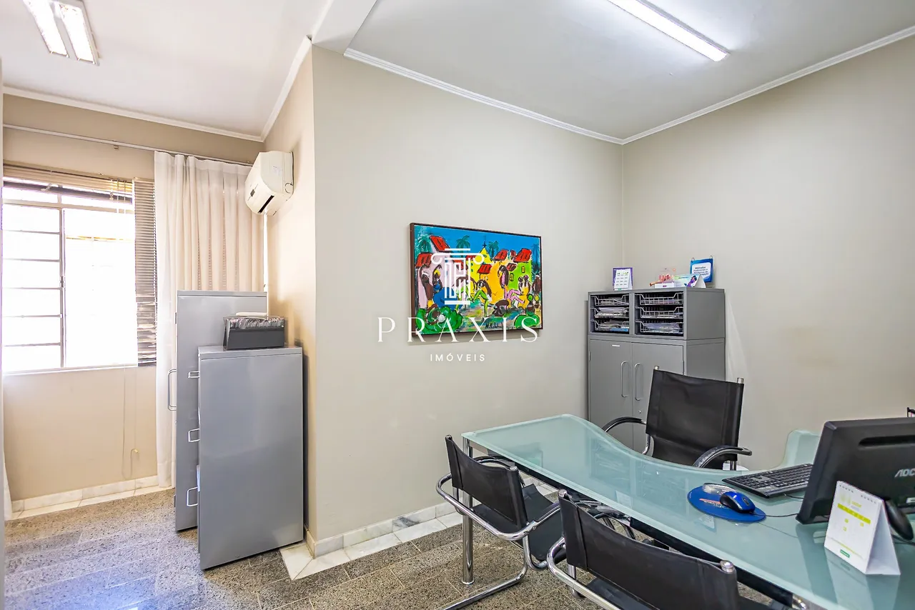 Espacio de home office y 5 dormitorios: casa de 243 m² — photo 12