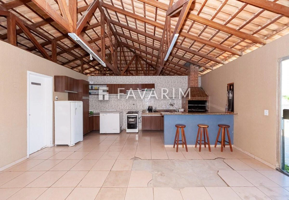 3-bedroom apartment in a building with a pool — photo 39