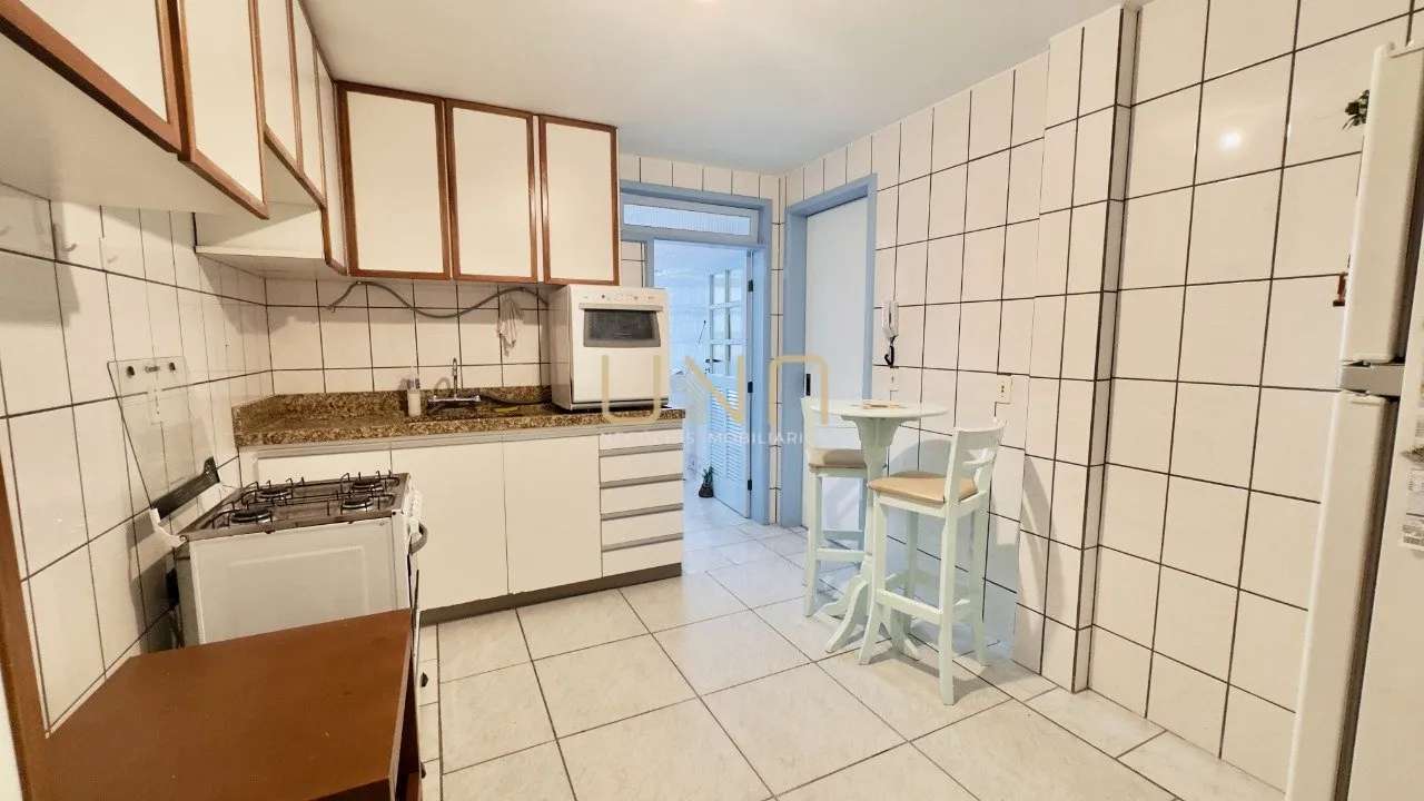Vestidor y 2 dormitorios: departamento de 77 m² — photo 14