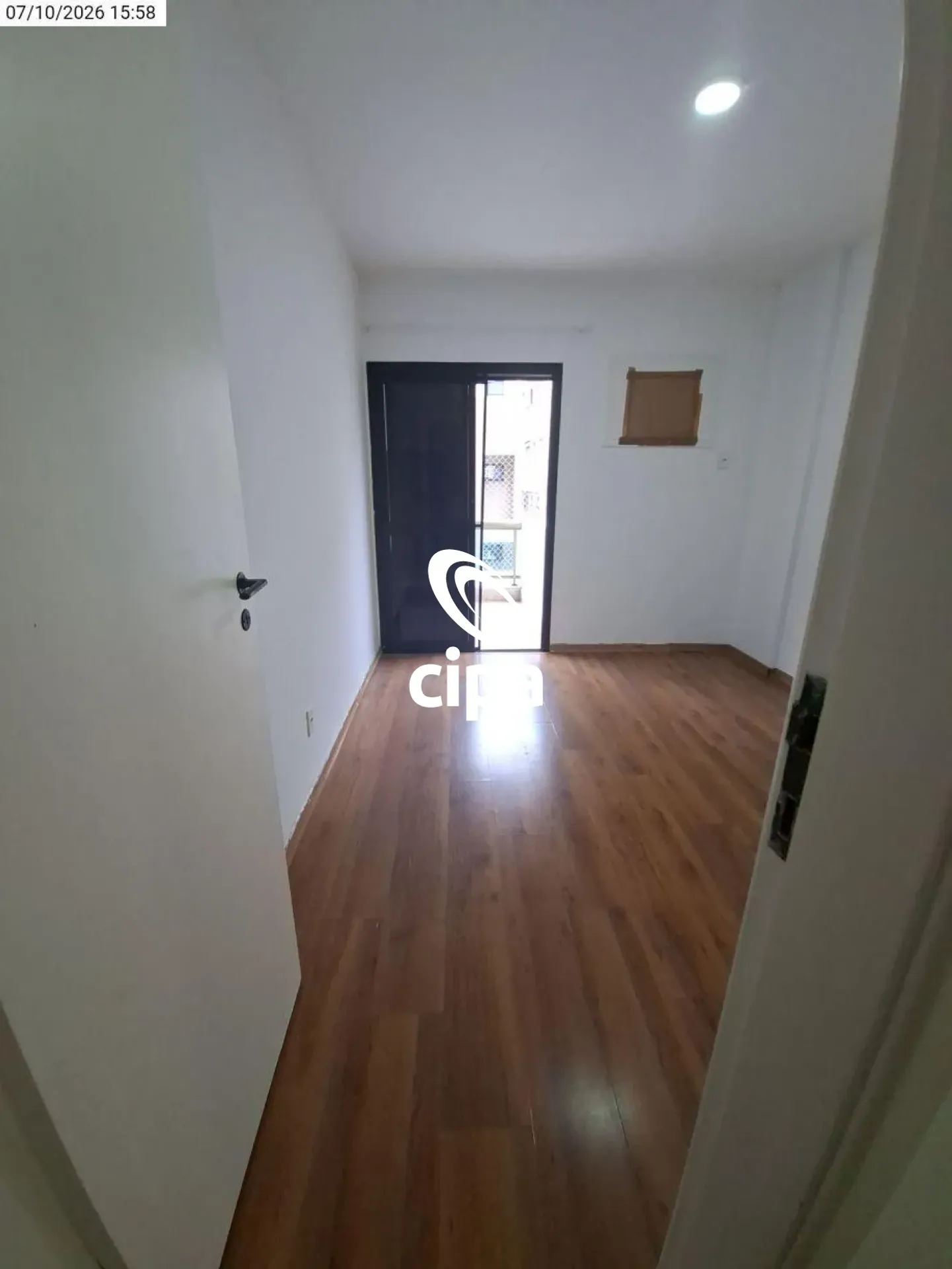 Apartment, 179 m², with wood or laminate floors — photo 20