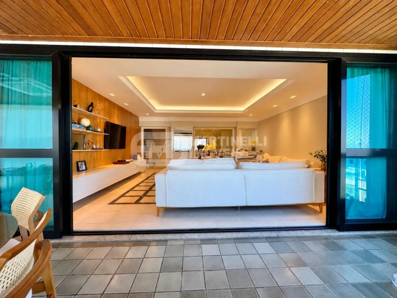 Furnished apartment with 4 bedrooms and open-plan kitchen — photo 11