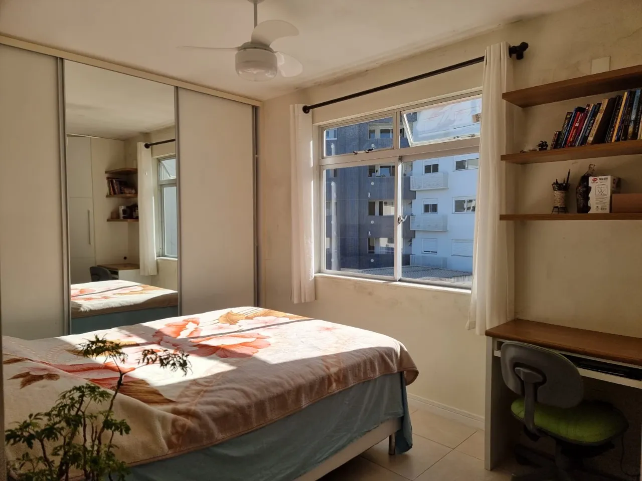 2-bedroom apartment with a closed-off kitchen — photo 7