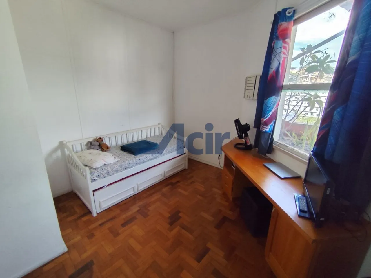 3-bedroom apartment with balcony and city view — photo 4