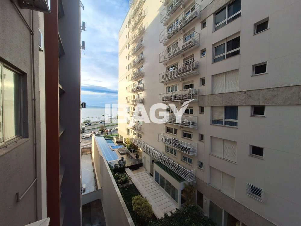 Apartamento con vista al agua y la ciudad, 87 m² — photo 4