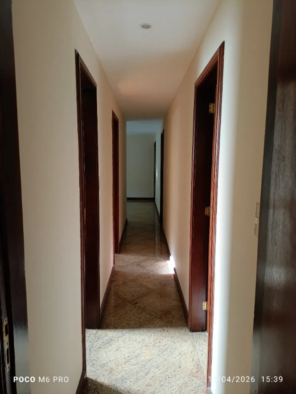 Unfurnished apartment with 3 bedrooms and 3 bathrooms — photo 18