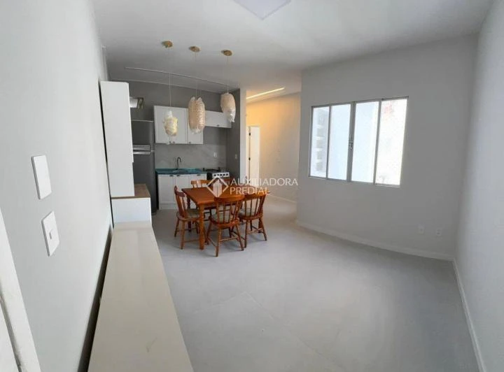 Apartamento amueblado de 3 dormitorios y 110 m² — photo 2