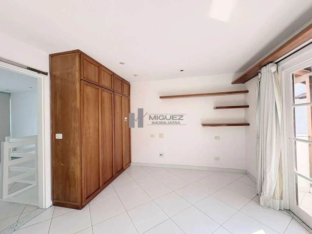 273 m² triplex house with 3 parking spaces and 5 baths — photo 20