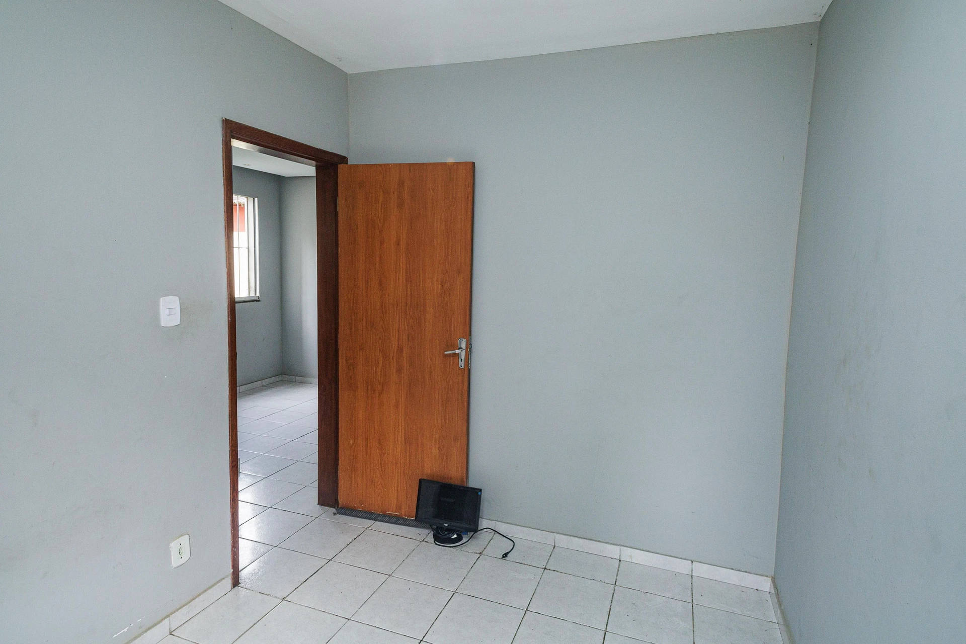 Unfurnished 2-bedroom apartment with 1 bathroom — photo 10