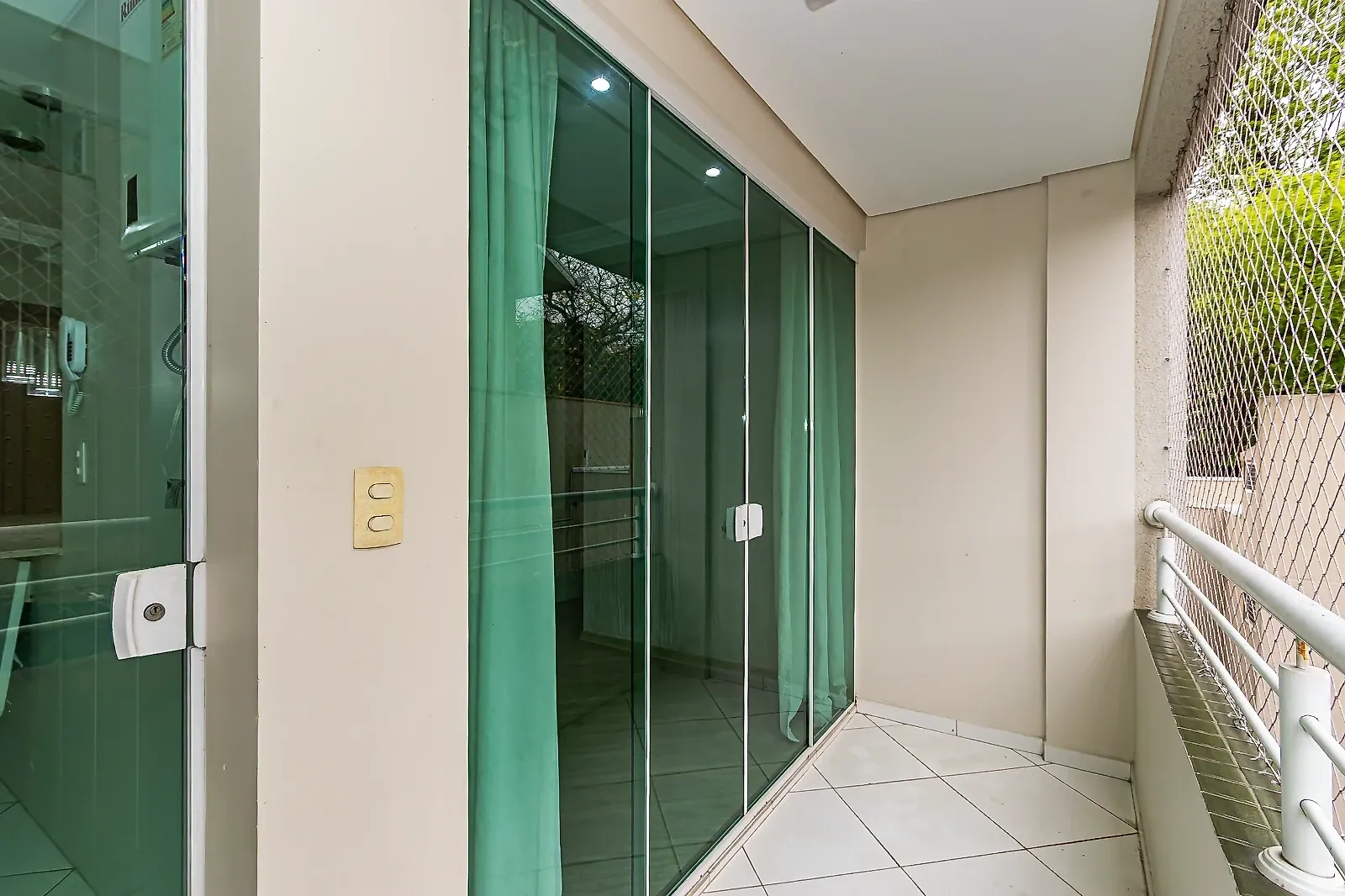 Apartamento de 2 quartos com varanda gourmet, Bacacheri — photo 47