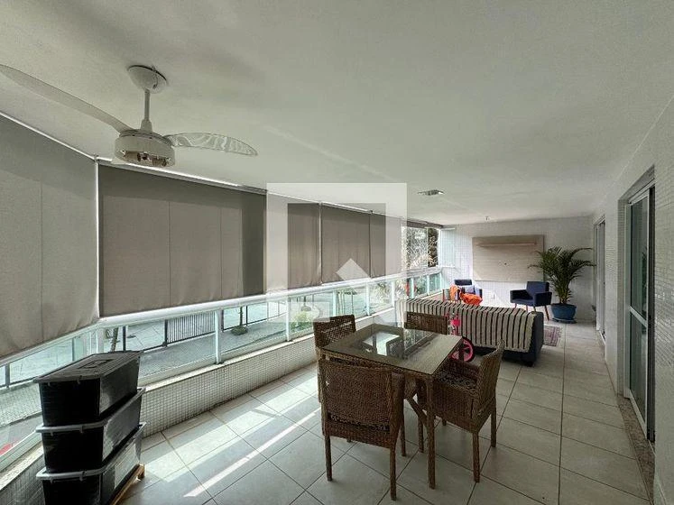 Furnished apartment, 132 m², with a glass-enclosed balcony — photo 23
