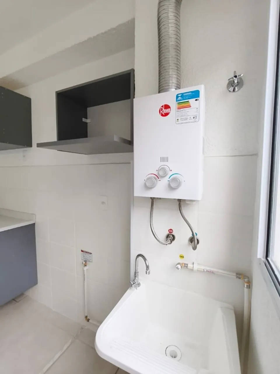 2-bedroom apartment in a building with a pool — photo 15