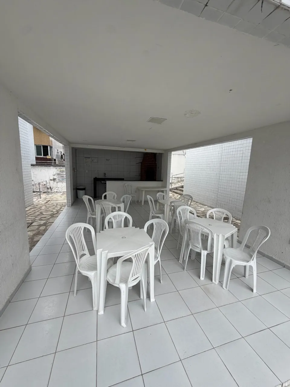 3-bedroom apartment in a building with a pool — photo 6