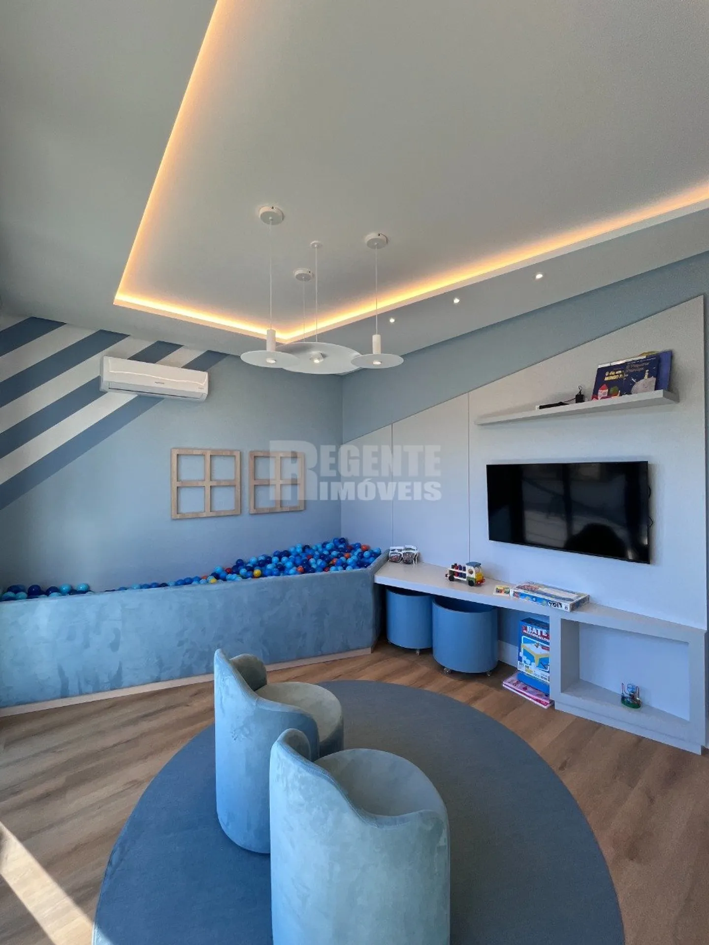 Apartamento mobiliado de 2 dormitórios com churrasqueira na sacada — photo 29