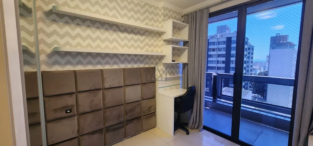 4-bedroom apartment in a building with a gym — photo 5