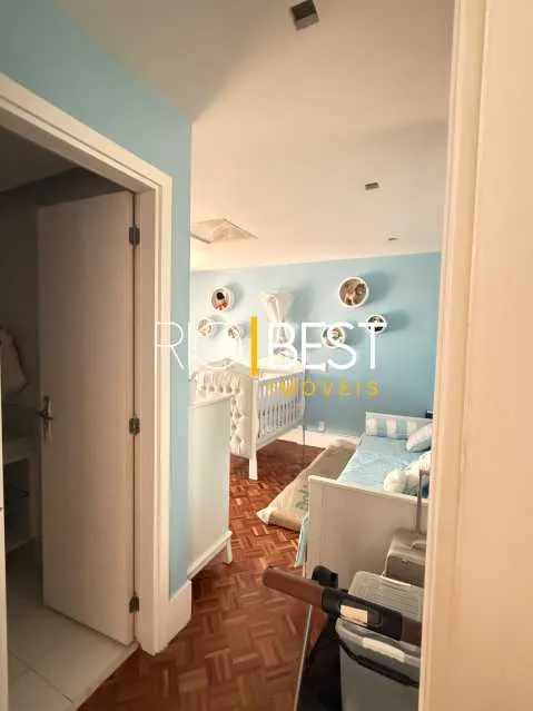Apartment with open kitchen and gas stove — photo 22