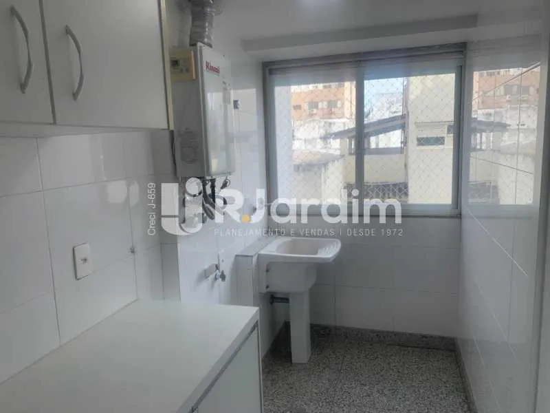Rental apartment with 4 bedrooms and glassed balcony — photo 22