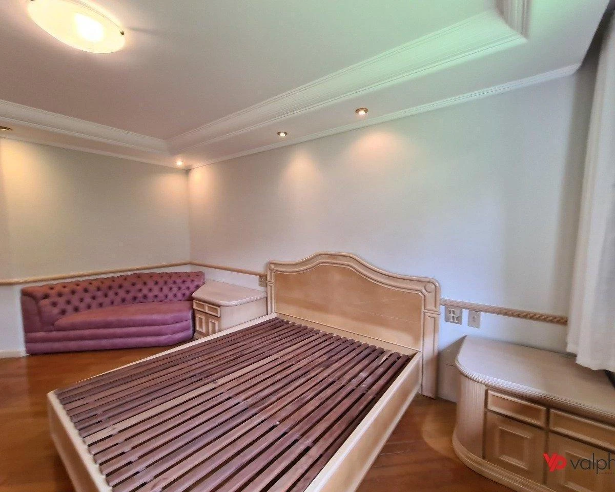 Condo house with 3 bedrooms and 5 bathrooms — photo 34