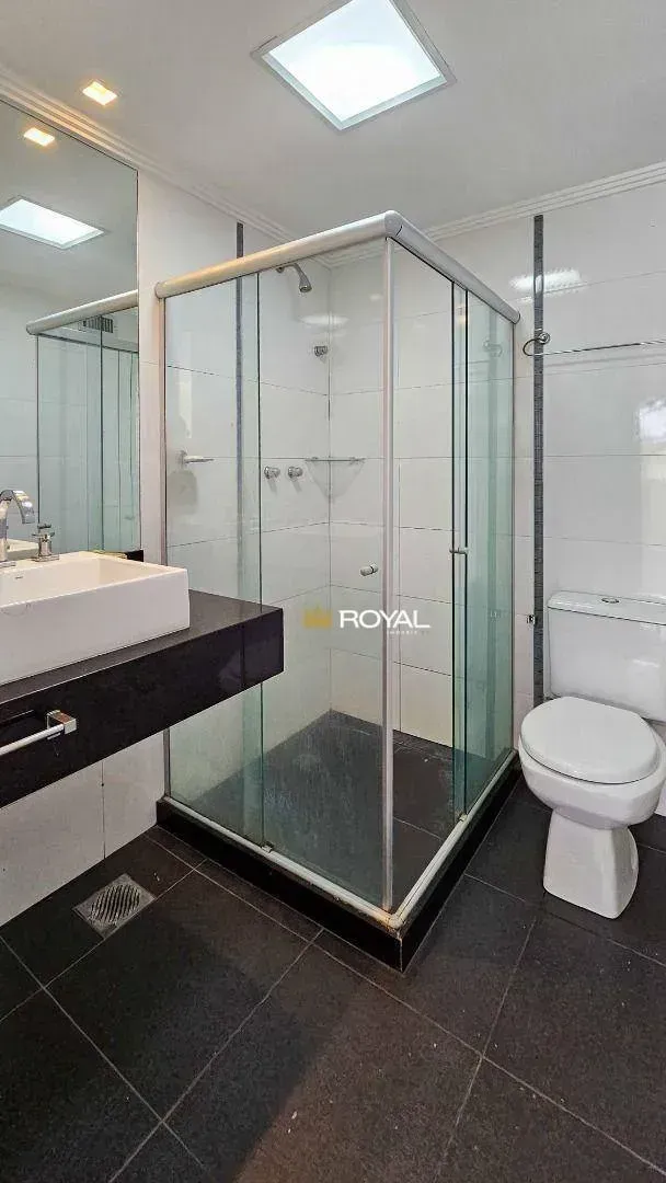 2-bedroom apartment with a glass-enclosed balcony — photo 9