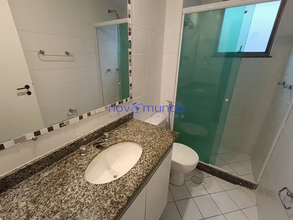 Wood or laminate floors in a 3-bedroom apartment, 105 m² — photo 15