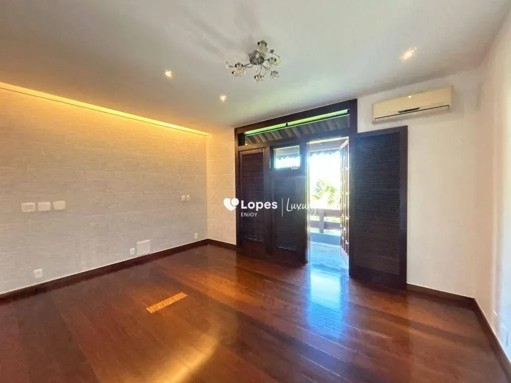 House with 5 en-suite bedrooms and an open gas kitchen — photo 36