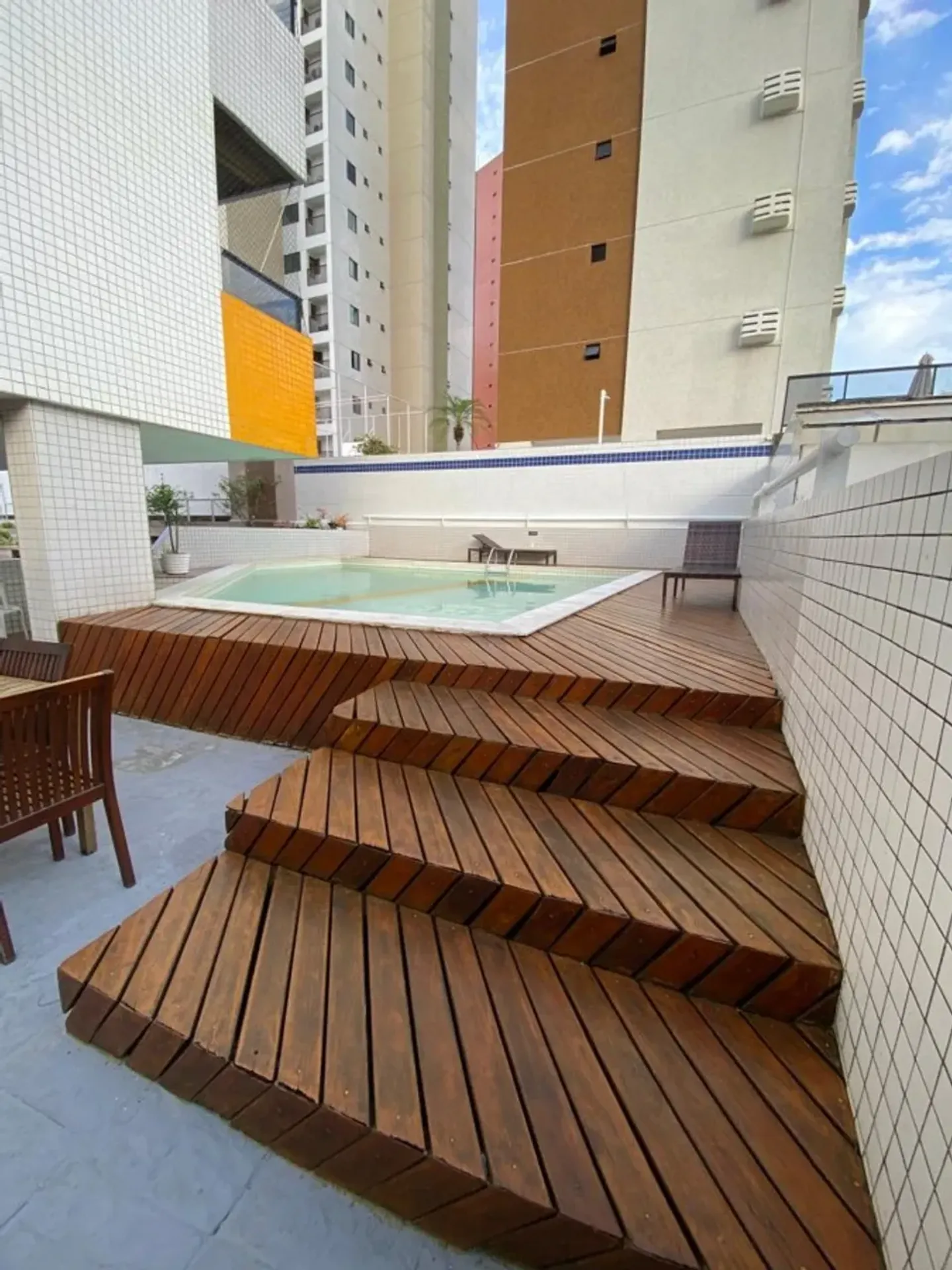 Apartment with 4 bedrooms and a private garden — photo 17