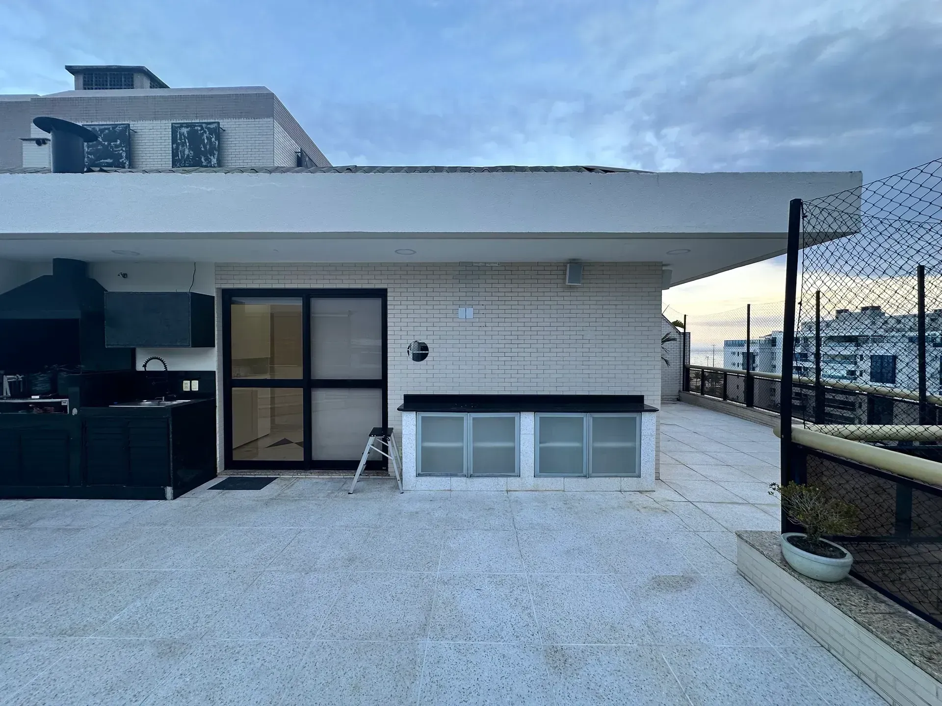 Apartamento sin muebles con 3 dormitorios y se aceptan mascotas — photo 60