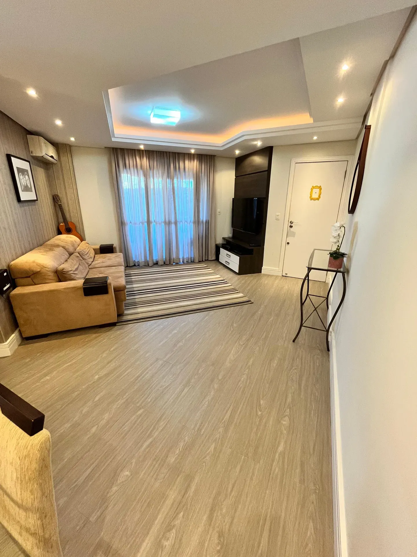 Furnished 3-bedroom apartment with 3 bathrooms — photo 10