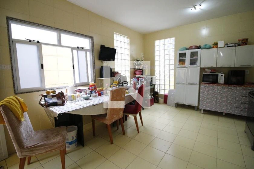 Apartamento de 260 m² com banheira e espaço de home office — photo 9