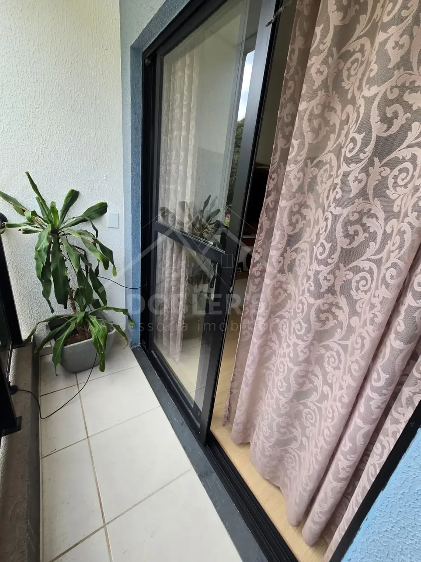 2-bedroom apartment with a mountain view — photo 11