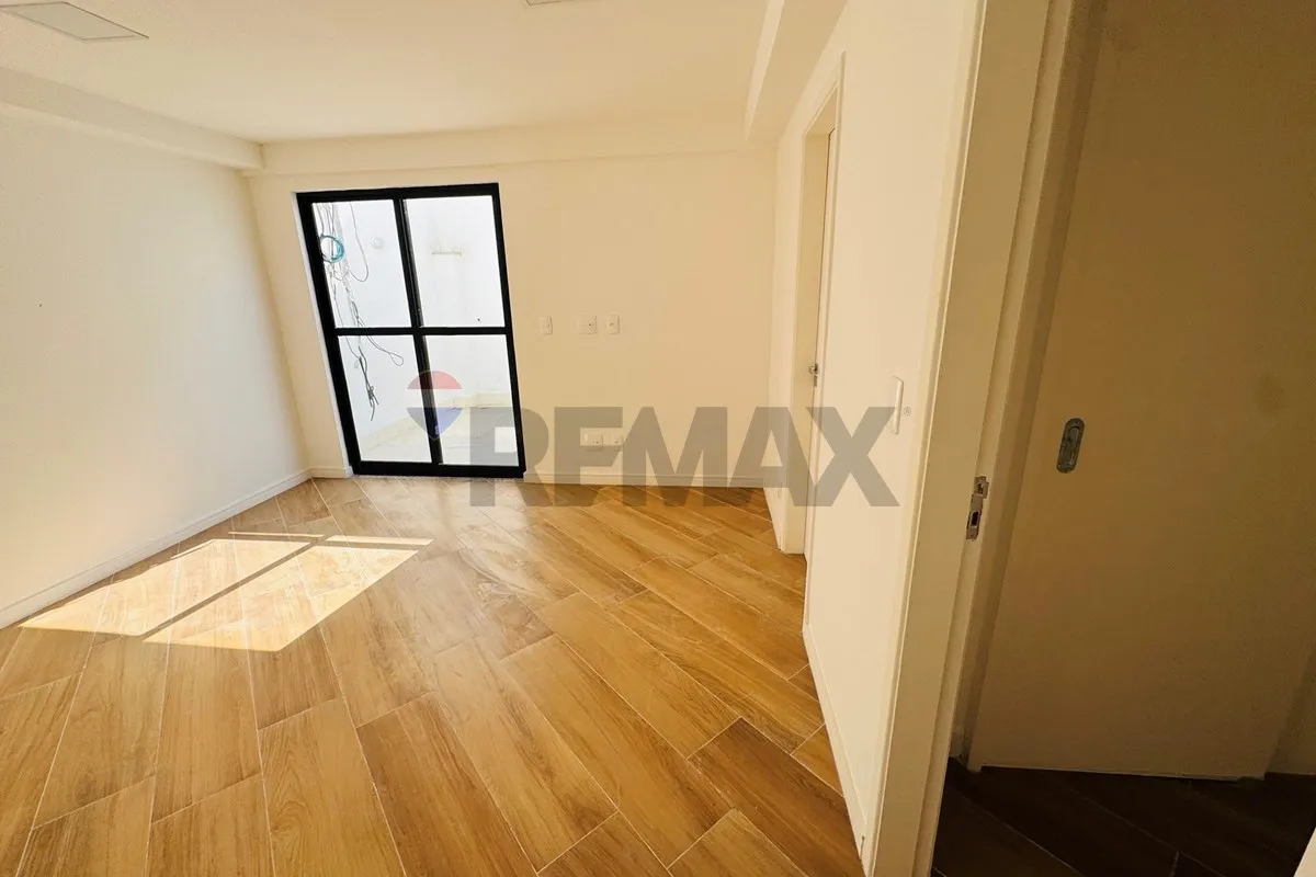 Bathtub in a 4-bedroom house, 319 m² — photo 17