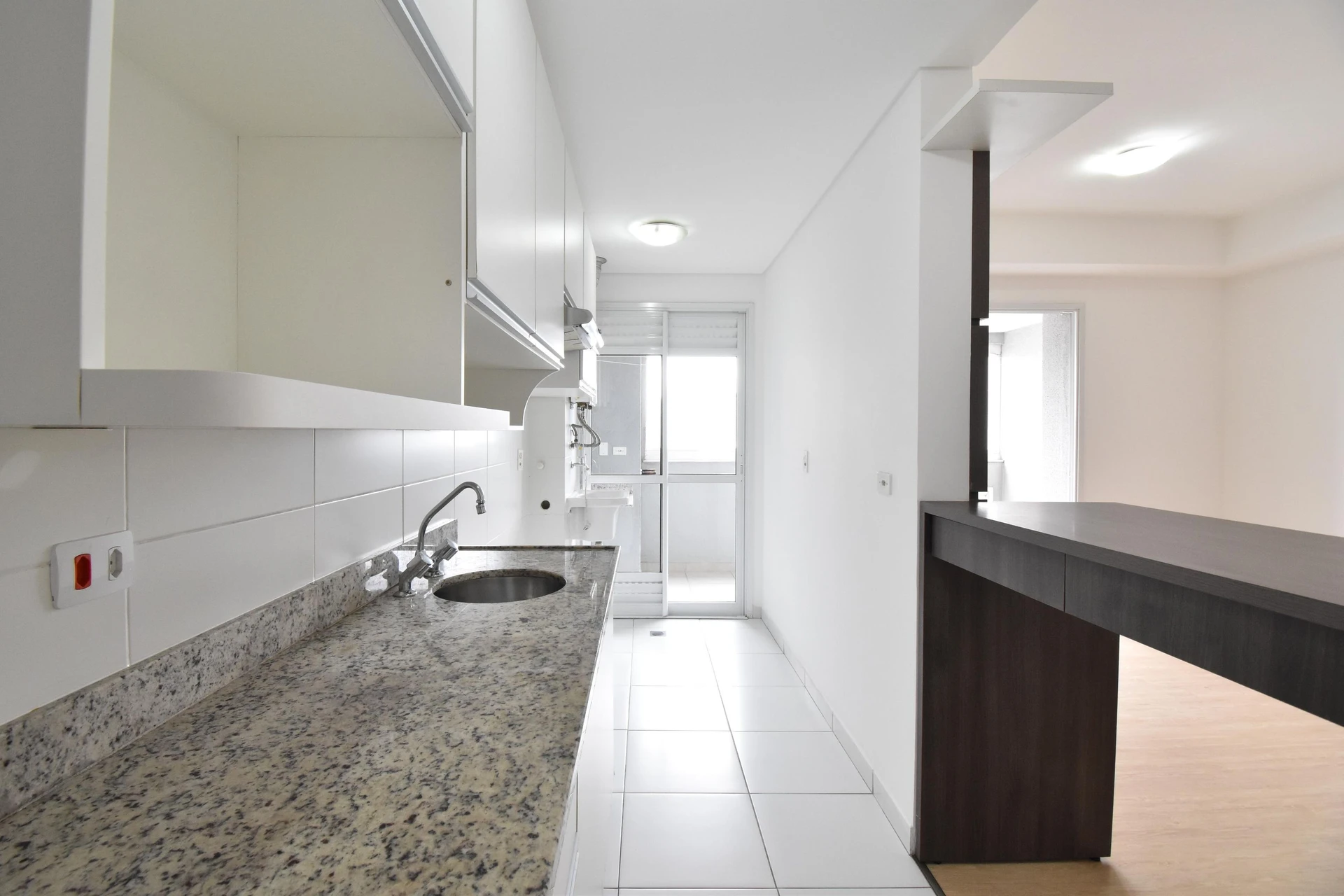 2-bedroom apartment with a grill on the balcony — photo 7