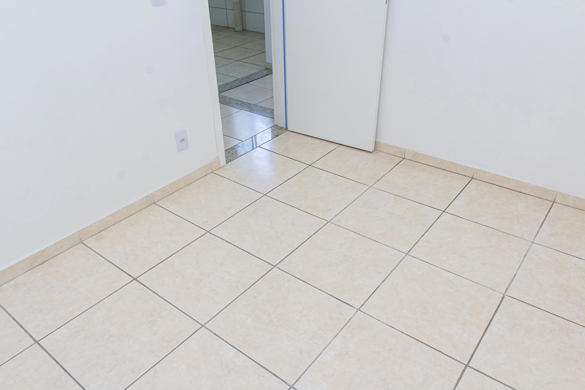 2-bedroom apartment with private garden — photo 55