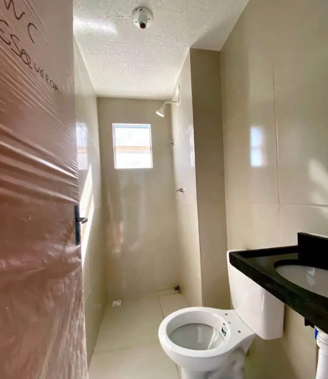2-bedroom apartment in a building with a gym — photo 4