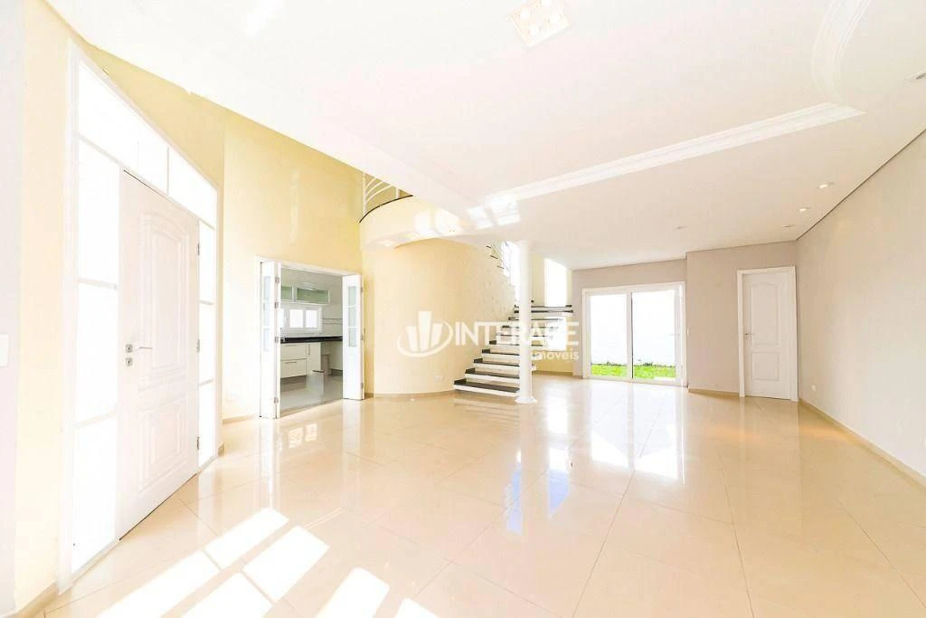 House, 270 m², with a bathtub