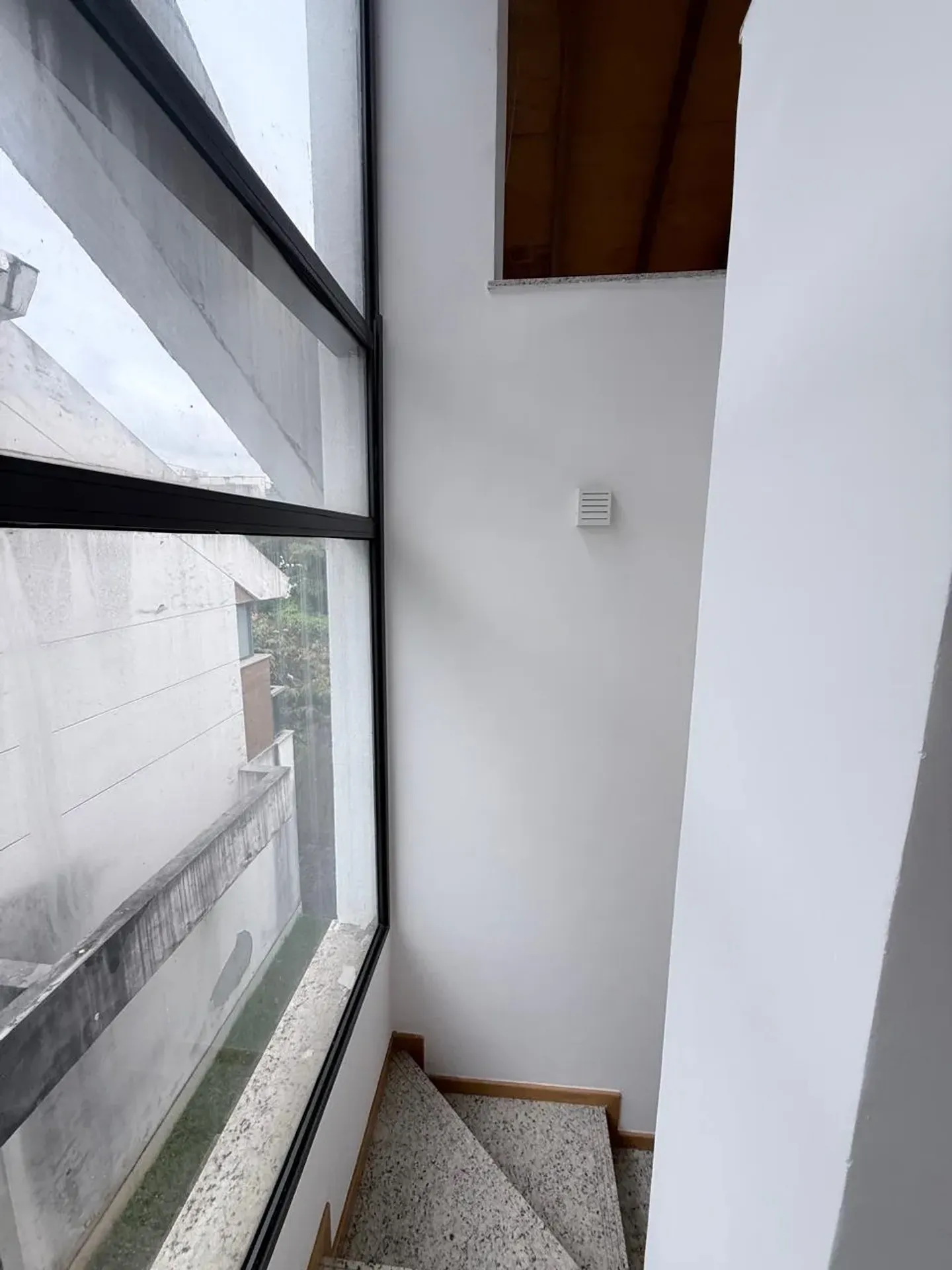 Casa com janelas do piso ao teto, Recreio dos Bandeirantes — photo 2