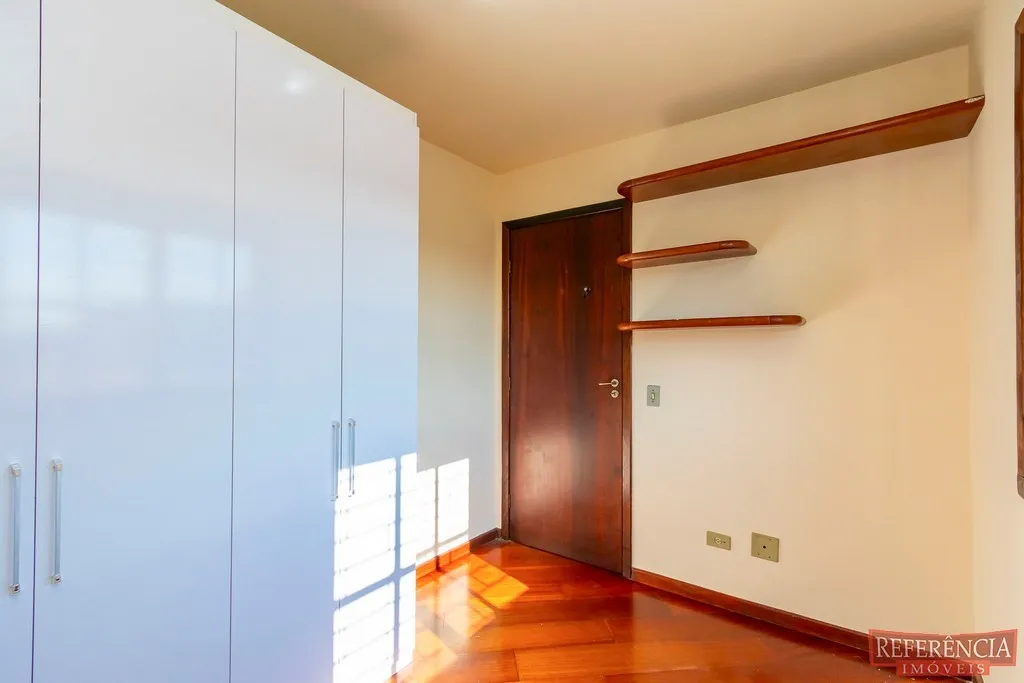 3-bedroom house with a home office — photo 34