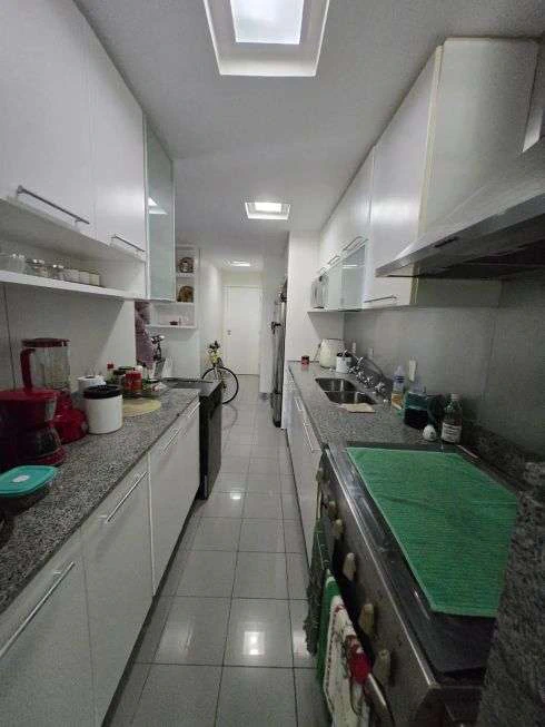 Furnished 200 m² apartment with 4 bedrooms and 3 parking — photo 4