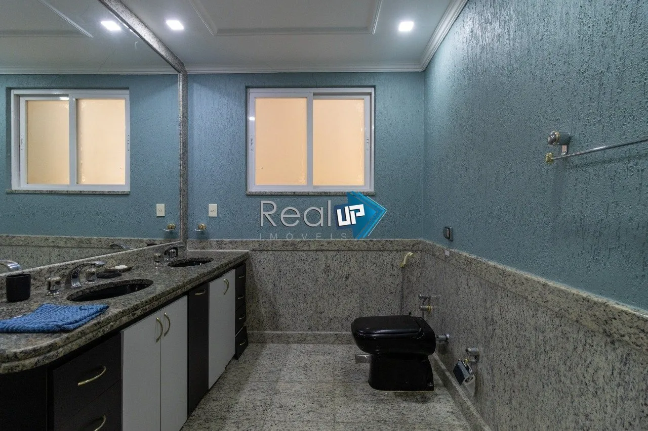 Condominium house with 5 bedrooms and 1081 m² plus laundry — photo 56