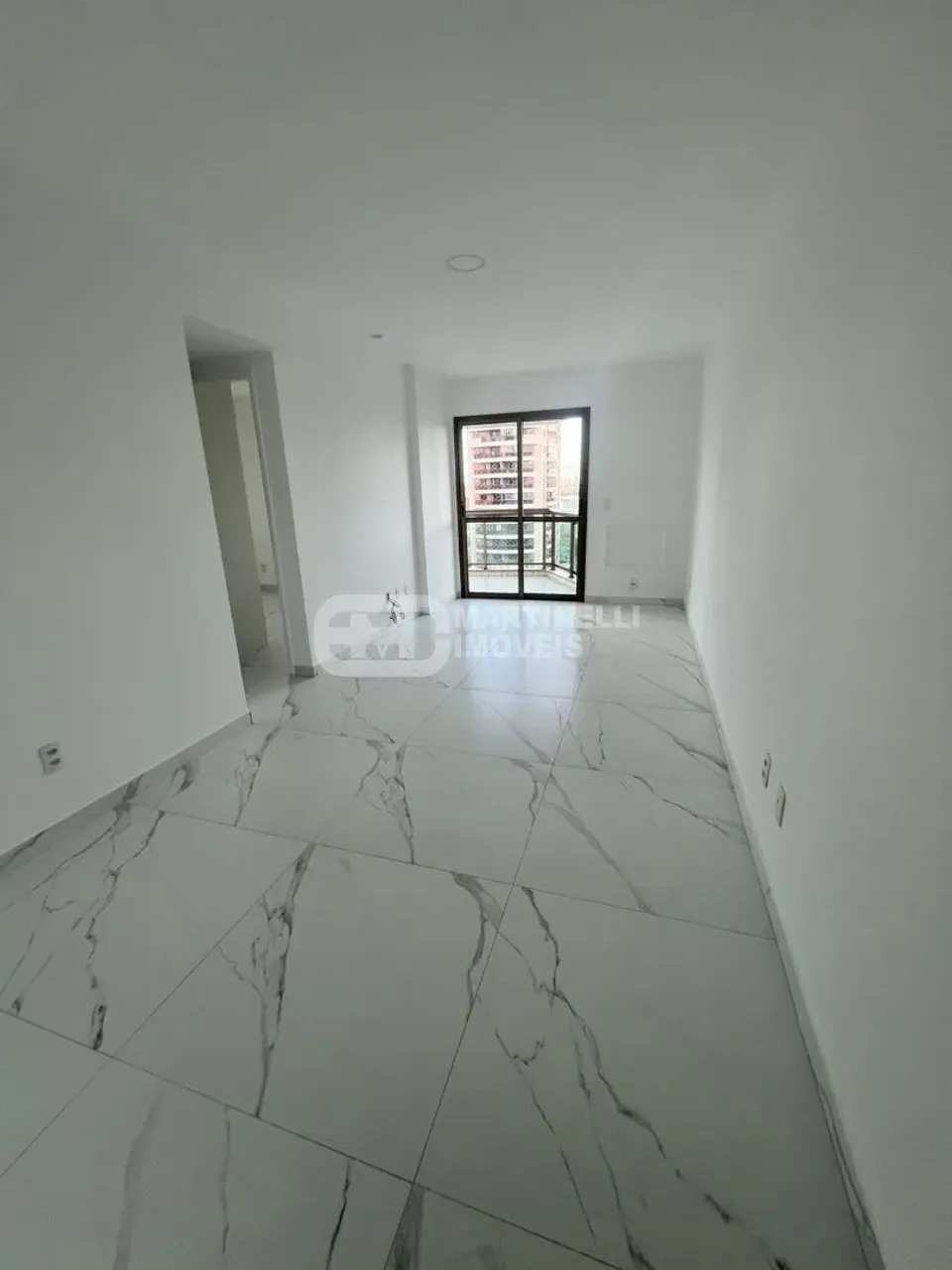 Unfurnished apartment with 3 bedrooms and 1 bathroom — photo 12