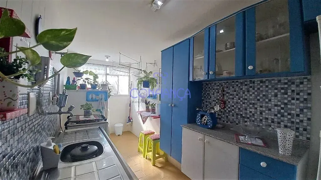 Apartamento com 2 dormitórios e mesa de trabalho — photo 5