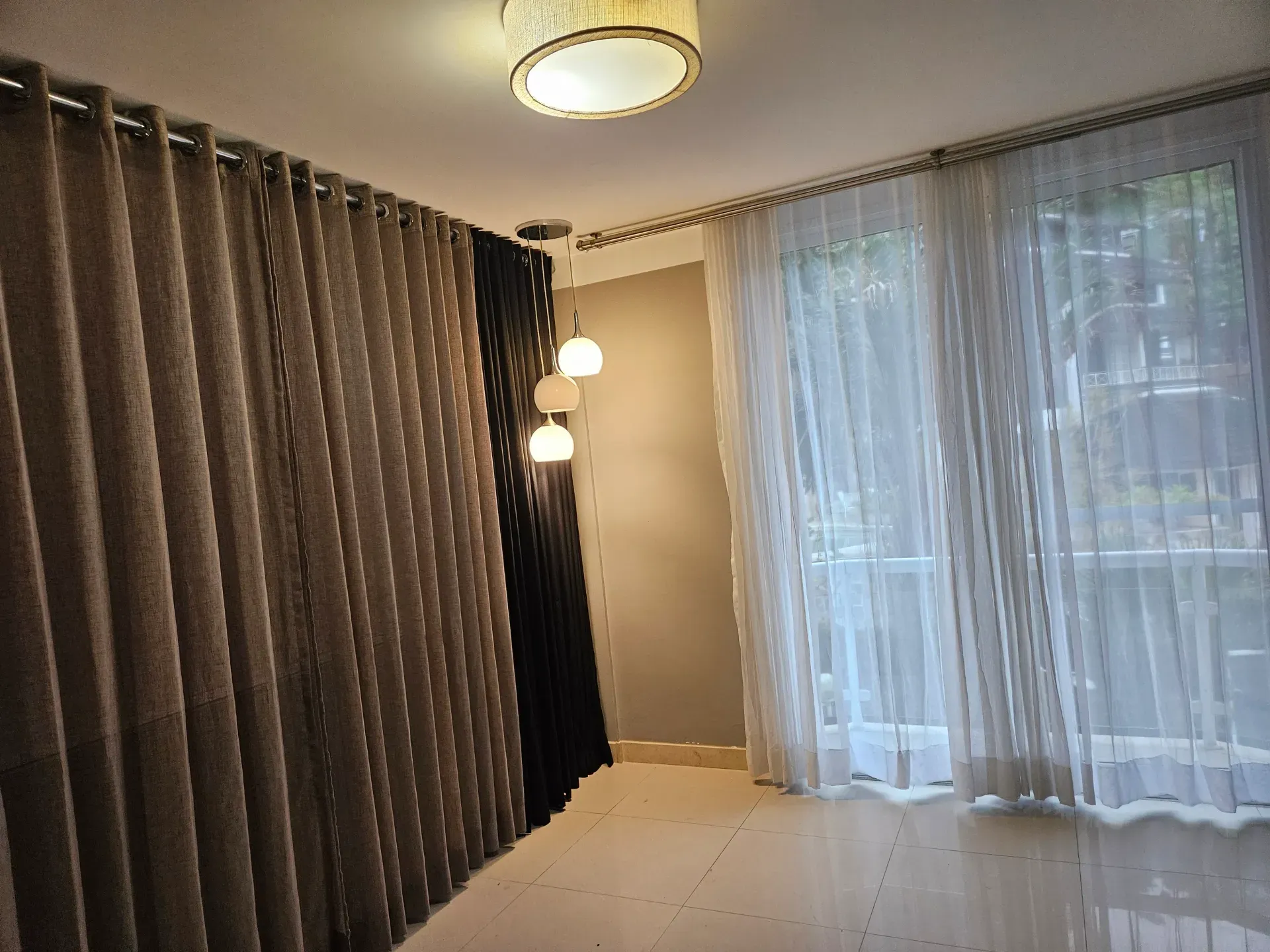 6 quartos e janelas do piso ao teto: casa de 504 m² — photo 22