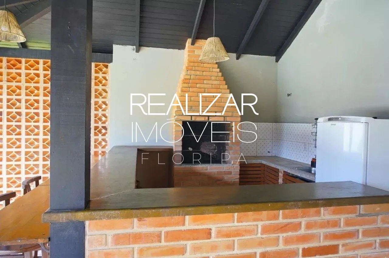 Casa com 3 suítes e cozinha fechada, 1200 m² — photo 23