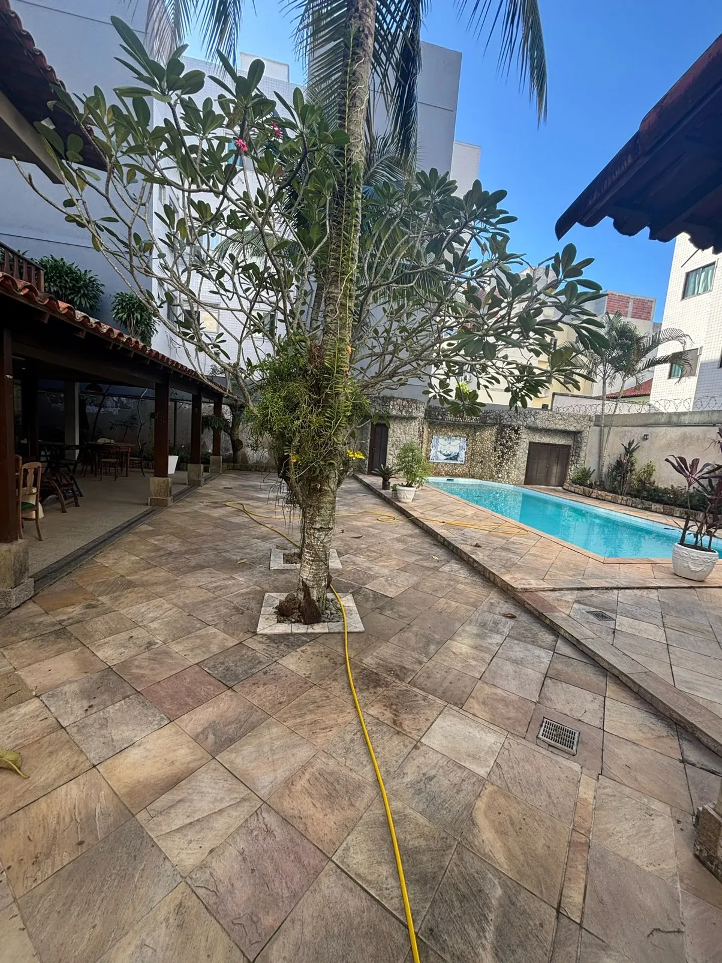 3-bedroom apartment with 5 bathrooms and a balcony — photo 53