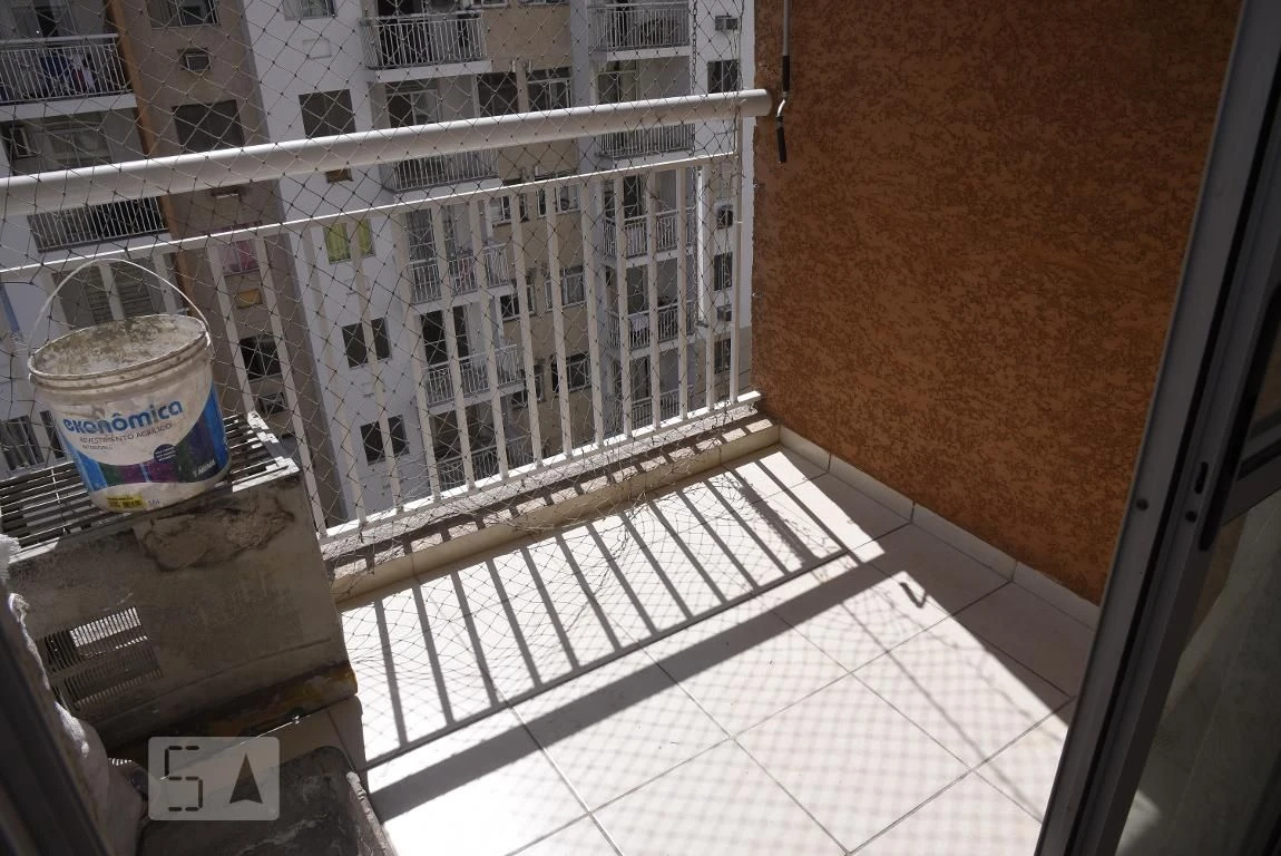 Wood or laminate floors in a 2-bedroom apartment, 48 m² — photo 2