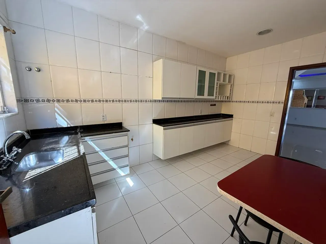 Duplex house with 4 bedrooms and 5 bathrooms — photo 16