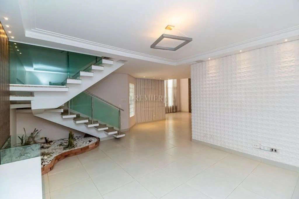 4-bedroom house with en-suite bathrooms and open-plan kitchen — photo 5